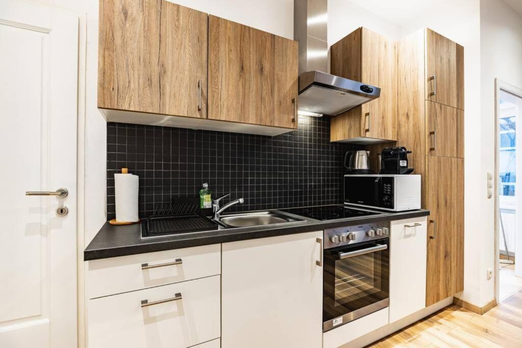 Modern Apartment Next To Subway Station Vienna Exterior photo